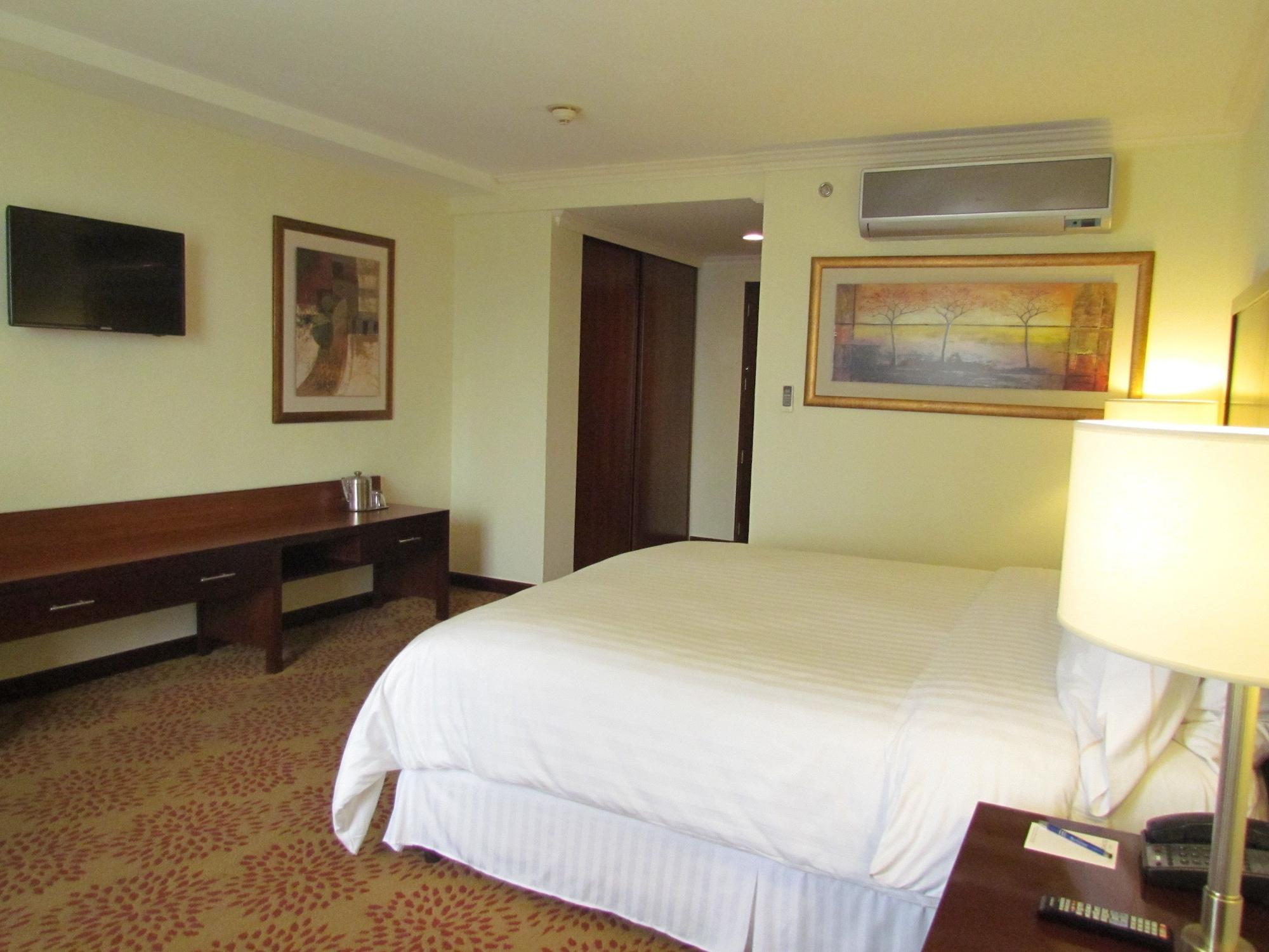 Hotel Biltmore Guatemala City Exterior photo